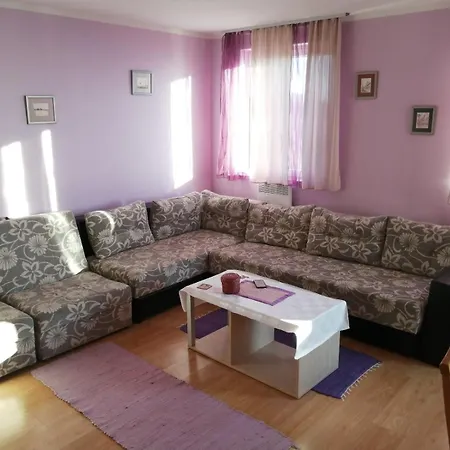 1a Jollykop Apartment